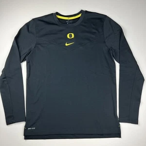 Nike Oregon Ducks Long Sleeve MicroFleece Top Men Size Medium MSRP $75 On Field - Foto 1 di 4