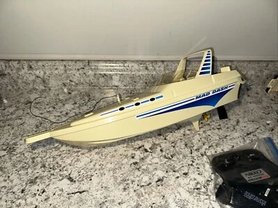 Nikko Mad Dash barco de control remoto con controlador - Leer descripción Foto 1 de 3