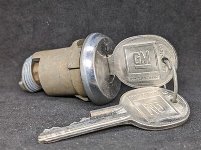 NOS 1966 PONTAIC 1966 OLDSMOBILE 88 CERRADURA DE MALETERO Y LLAVES  Foto 1 de 4