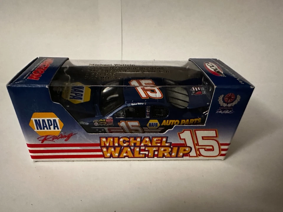 Michael Waltrip NAPA Stars & Stripes NASCAR 2003 1:64 diecast Foto 1 de 1