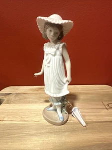 NAO by Lladro Figurine Girl With BROKEN Umbrella Parasol SH7 - Picture 1 of 9