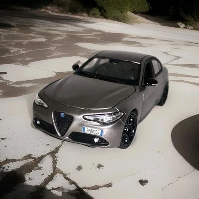 Alfa Romeo Nuova Giulia Grigio Stromboli 1/24 Burago - Immagine 1 di 4