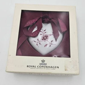 Royal Copenhagen Purple Fluted Annual Heart Ornament Excellent EUC Original Box - Picture 1 of 12