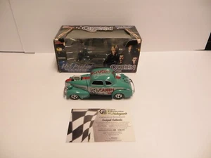 AUTOGRAPHED Nascar Danica Patrick Signed "Queen" Band 1/24 Diecast COA - Picture 1 of 7
