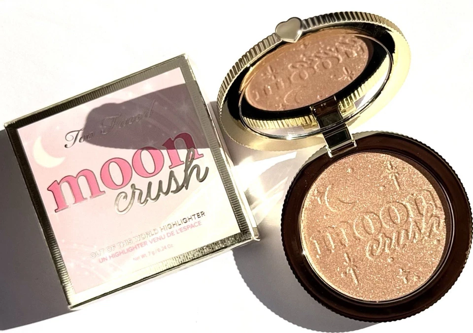 Too Faced Moon Crush Out Of This World Highlighter Summer Moon 7g - Bild 1 von 4