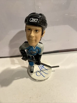 Bobblehead raro 2006 Joe Thornton firmado San Jose Sharks Hart Memorial certificado de autenticidad JSA Foto 1 de 4