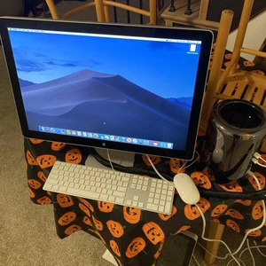 Mac Pro Trash Can Fire Pro D700 12 Core Intel Xeon E5 64GB With Monitor  - Picture 1 of 18