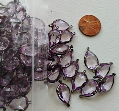 20 pcs  - 10 mm tear drop connector beads - Image 1 of 2