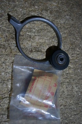 HONDA CT90 CT110 S90 LEVA CADENA RODILLO TENSOR 14610-105-690 14500-096-020 Foto 1 de 4