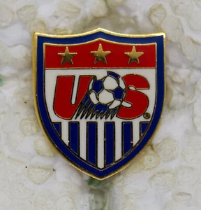 United States Soccer Federation pin badge - Picture 1 of 3