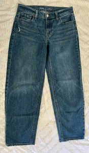 Old Navy Women’s Size 4 Boyfriend Loose Mid-Rise Blue Medium Wash Denim Jeans - Picture 1 of 9