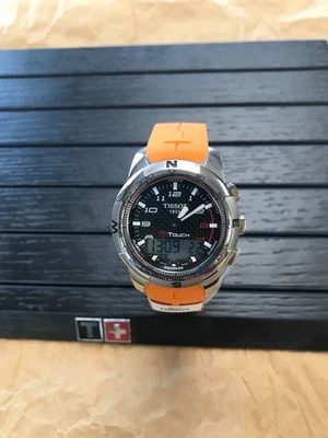 Reloj Hombre Tissot T-Touch Negro Dial Carbono Banda Naranja Ref T047.420.47.207.01 Foto 1 de 4