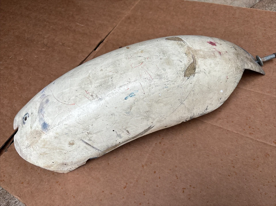 Guardabarros trasero interior CZ fibra de vidrio CZ 250 360 380 400 CZ CZ360 CZ380 CZ400 Foto 1 de 4