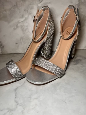 Deliciosa Sandalia Plateada Estrás Gruesa Tacones Altos Formal Baile de graduación Boda Talla 10 Foto 1 de 4