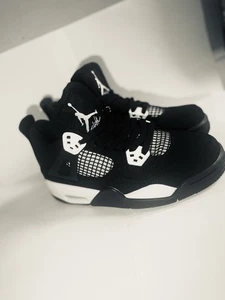 Jordan 4 Retro White Thunder GS FQ8213-001 Size 5.5Y No Box Not Wore - Picture 1 of 6