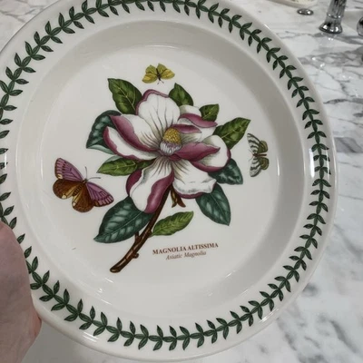 Portmeirion BOTANIC GARDEN Dinner Plate 10 1/2 Inches - Asiatic Magnolia - Image 1 of 4
