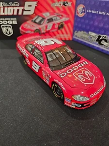 2002 Action Platinum series #9 Bill Elliott Dodge Intrepid R/T NASCAR 1of 18,468 - Picture 1 of 9