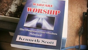 Der Krieg der Anbetung von Kenneth Scott (2015, Handelstaschenbuch) - Bild 1 von 1