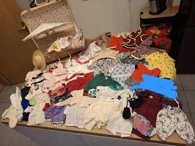 Puppenkleidung, Großes Paket Mit Koffer, Für Puppen Von 20 Bis 45cm, für Sammler - Bild 1 von 4