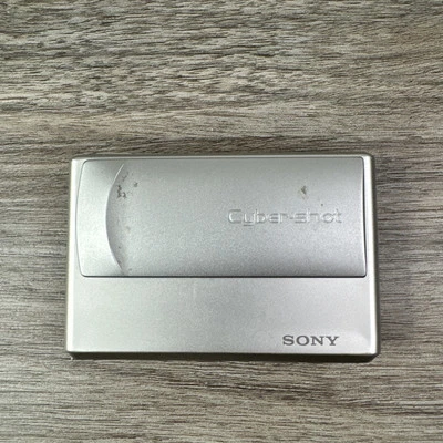 Sony Cyber-Shot DSC-T1 5.0MP Digital Camera - Silver FOR PARTS NOT WORKING - Image 1 of 4