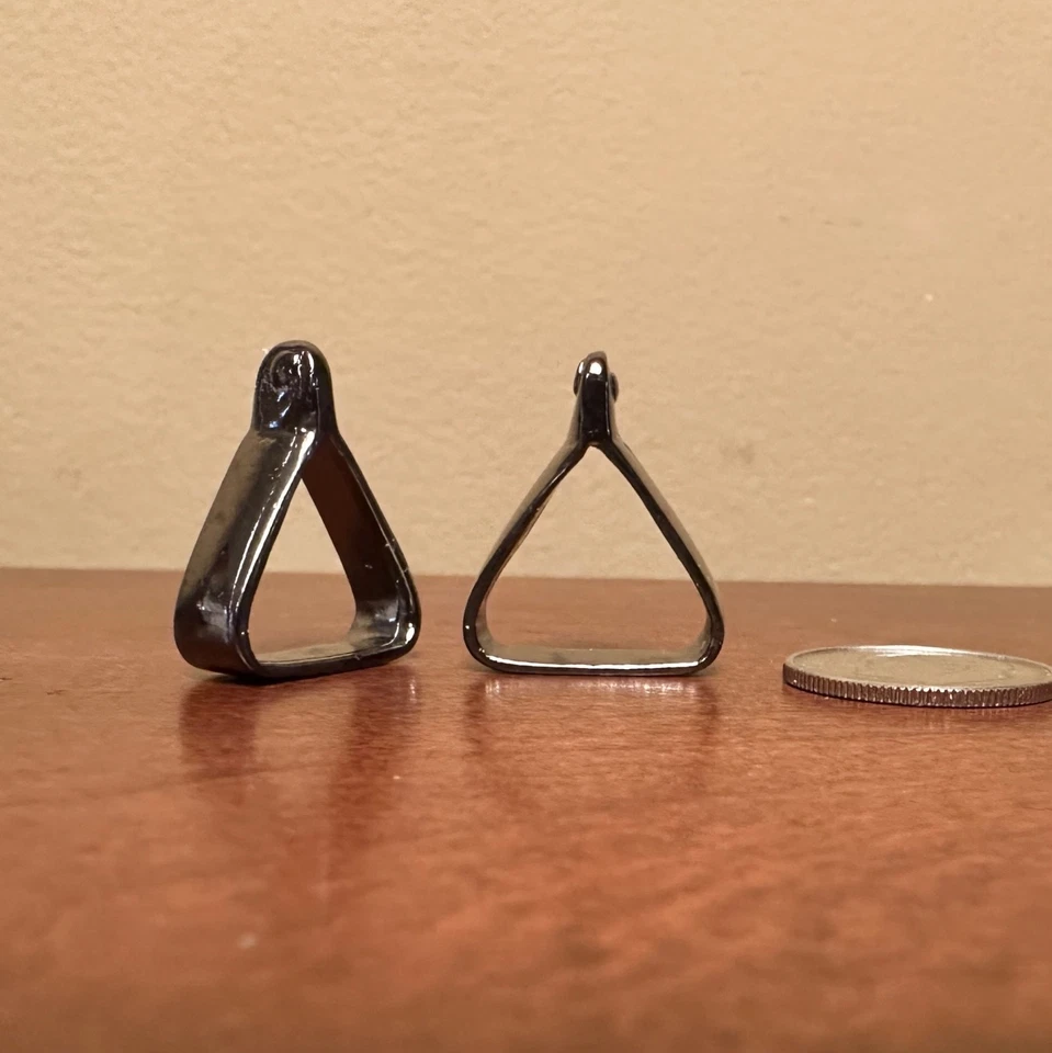 RDLC Modelo Tradicional Escala 1:9 Nativo Americano ESTRIBOS DE MADERA DOBLADA Negro Níquel Foto 1 de 1