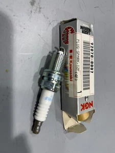 NEW GENUINE KAWASAKI VN2000 00-04 IZFR6F SPARK PLUG 92070-0007 - Picture 1 of 1