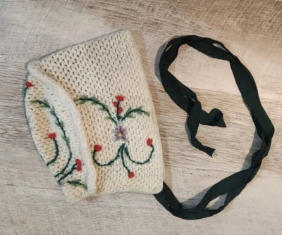 Gorro/sombrero vintage tejido o ganchillo flores bordadas - niña, muñeca o bebé Foto 1 de 4