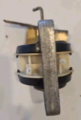 MERCEDES BENZ R107 380SL 450SL HEATER BOX CLIMATE CONTROL VACUUM ACTUATOR  - Image 1 of 3