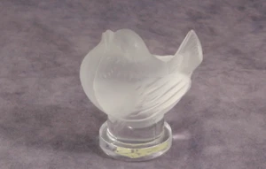 Vintage French Lalique 1¾" Frosted Glass Fat Baby Bird Paperweight Figurine - Picture 1 of 7