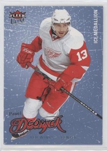 2008-09 Fleer Ultra Ice Medallion /100 Pavel Datsyuk #145