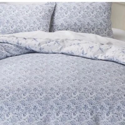Simply Shabby Chic King Duvet Cover + 2 King Pillowcases Blue Batik Reversible - Image 1 of 4