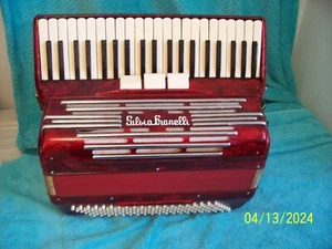 Silvio Franelli Accordion Red 2&4 reeds 17" keys Accordian in Good as is cond. - Picture 1 of 11