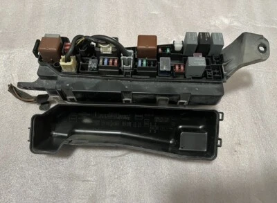 2003 2004 2005 2006 2007 2008 Toyota Corolla Fusebox Fuse Box Relay OEM - Image 1 of 4