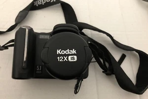KODAK EASYSHARE P850 5.1MP DIGITAL CAMERA W/ ACCESSORIES - Picture 1 of 6