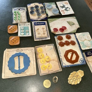 NOS Vintage Lot- Mid Century Buttons On Card -  USA  Japan Sets - Picture 1 of 13