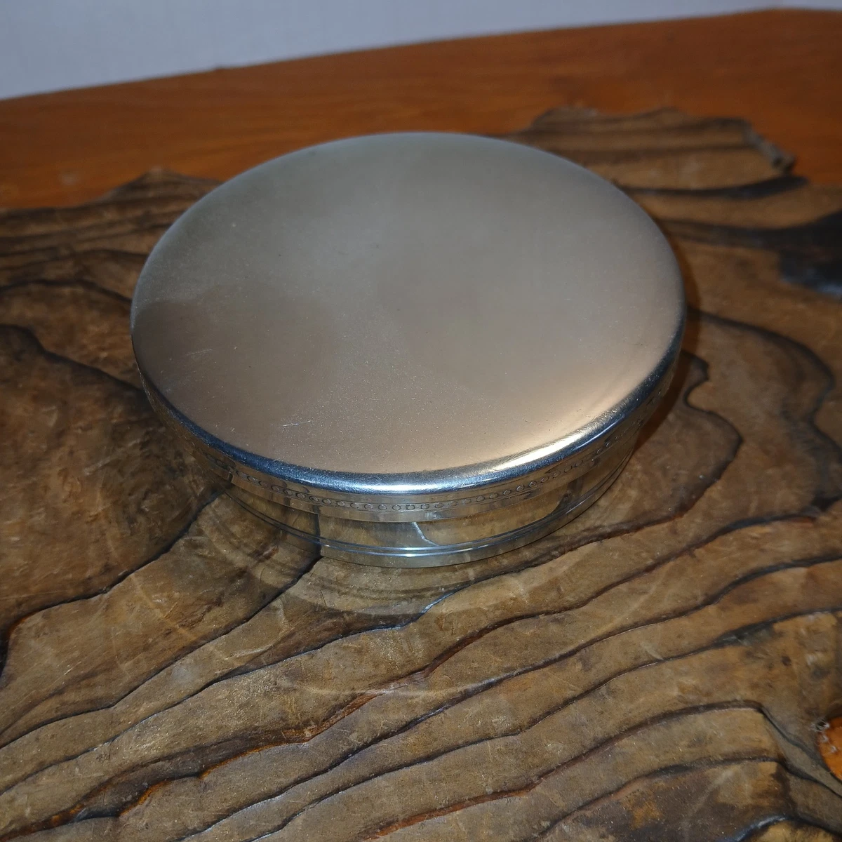 Tiffany & Co. Pewter トレー 直径 26cm Tiffany & Co. Pewter トレー 直径 26cm Tiffany & Co. Pewter トレー