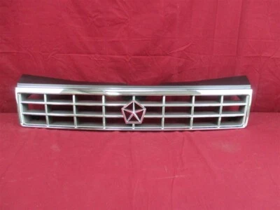 Nuevo de Lote Antiguo OEM Plymouth Sundance Radiador Rejilla 1989-94 Cromo Foto 1 de 4