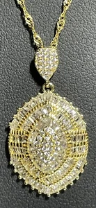 Neuer Bella Luce Eterno Gold Cluster Anhänger. Halskette Baguette rund Zirkonia - Bild 1 von 10