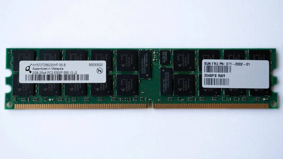 Qimonda HYS72T256220HP-3S-B 2GB PC2-5300P 667MHz 2Rx4 memory ECC server RAM - Immagine 1 di 1