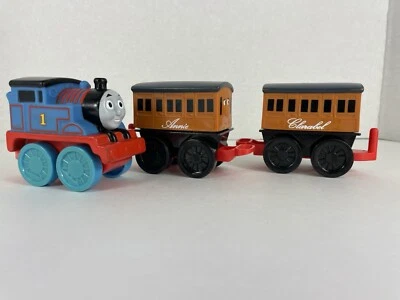 Juego de 3 trenes Pull Along Thomas Tank Engine Clarabel & Annie Foto 1 de 4
