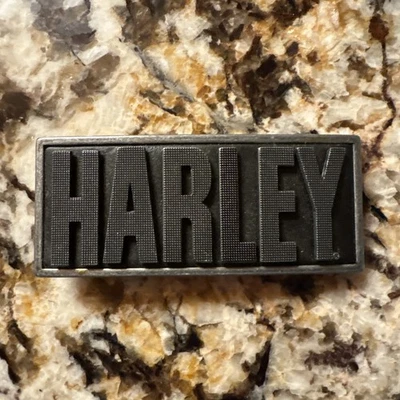 Harley-Davidson Hombre “Fuente” Hebilla Cinturón Texturizado Spellout Gunmetal Foto 1 de 4