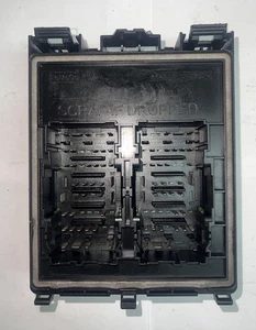 Caja de relé de fusibles de motor Ford Transit Connect 2019-2021 KT1T-14D068-AB - Imagen 1 de 2