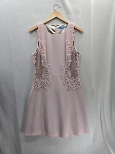 Abito senza maniche Antonio Melani Gella nuovo con etichette dettaglio pizzo rosa $169 taglia 8 - Foto 1 di 10