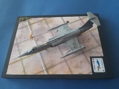 F-104 Starfighter diorama base 1/72 A.M.I. 53° stormo ( cm. 28x21x1 ) - Immagine 1 di 3
