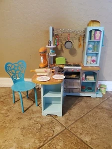 Juego de cocina gourmet American Girl con accesorios retirado  - Imagen 1 de 10