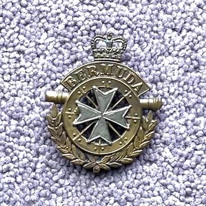 (Royal) Bermuda Regiment : Cap Badge. post 1965 - Foto 1 di 2