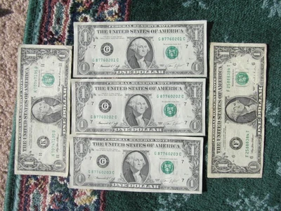1974 $1 Dollar Sequential Bills Chicago Illinois G7, & 1995 Georgia, 1999 Texas - Image 1 of 4