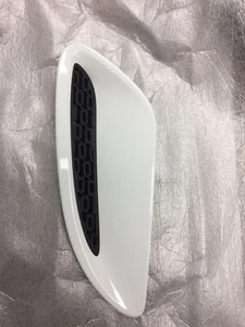 New OE Left Hand Near Side JAGUAR F type Bonnet VENT - Picture 1 of 3