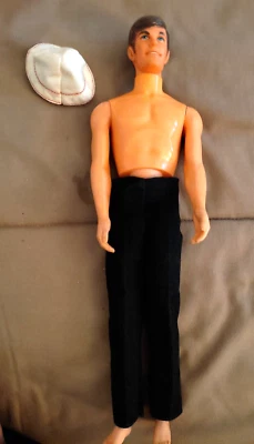 VINTAGE KEN  MATTEL  FREE MOVING 1974 + PANTALONI + CAPPELLO - Immagine 1 di 4