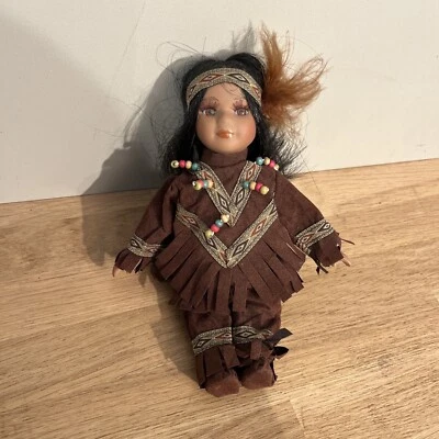 Poupée Indienne Cathay Collection 5000 En Porcelaine Yeux En Verre Vintage - Photo 1/4